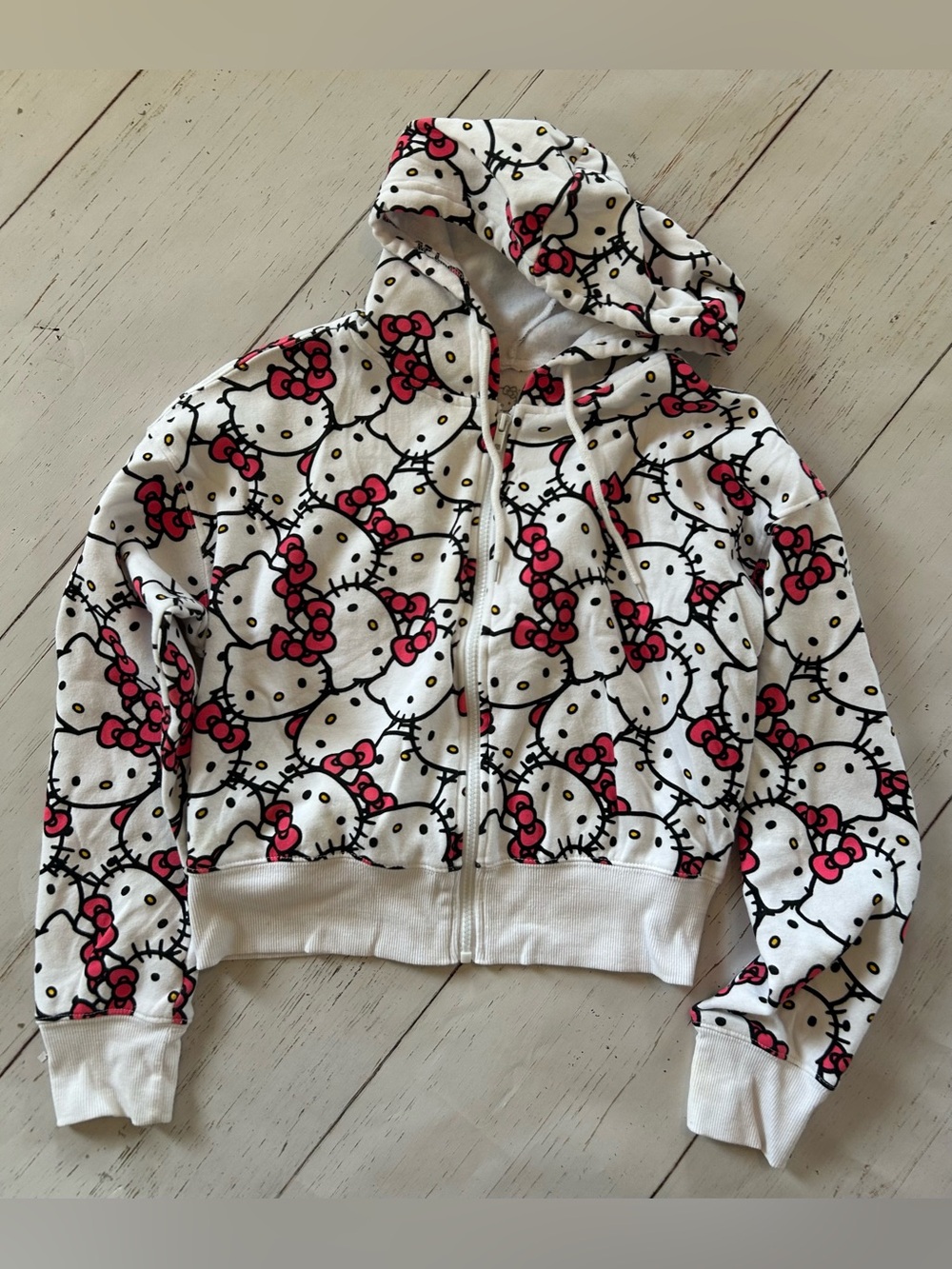 Sanrio Hello Kitty cropped hooded sweater size M